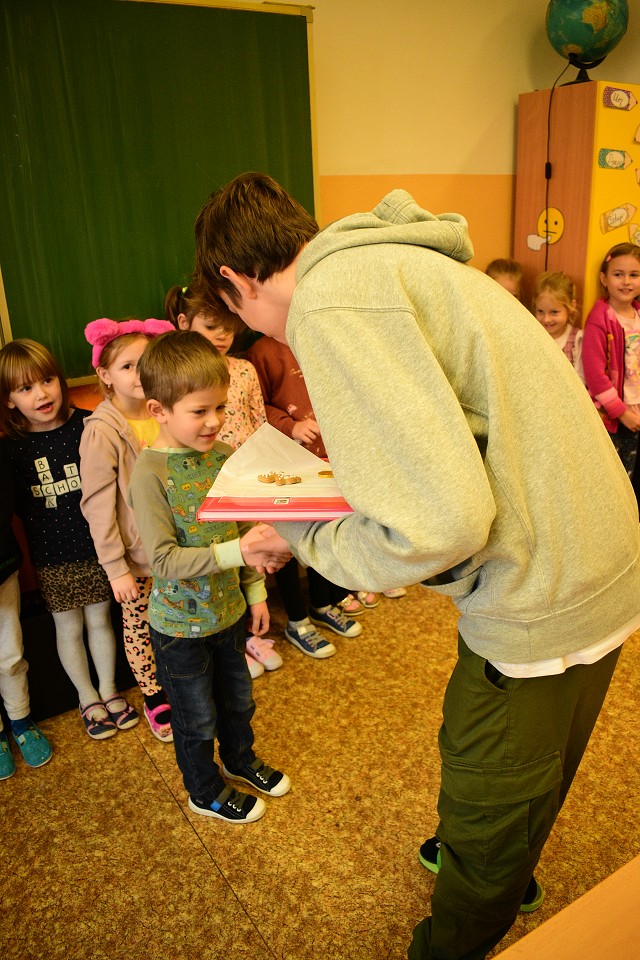 Předávání slabikářů